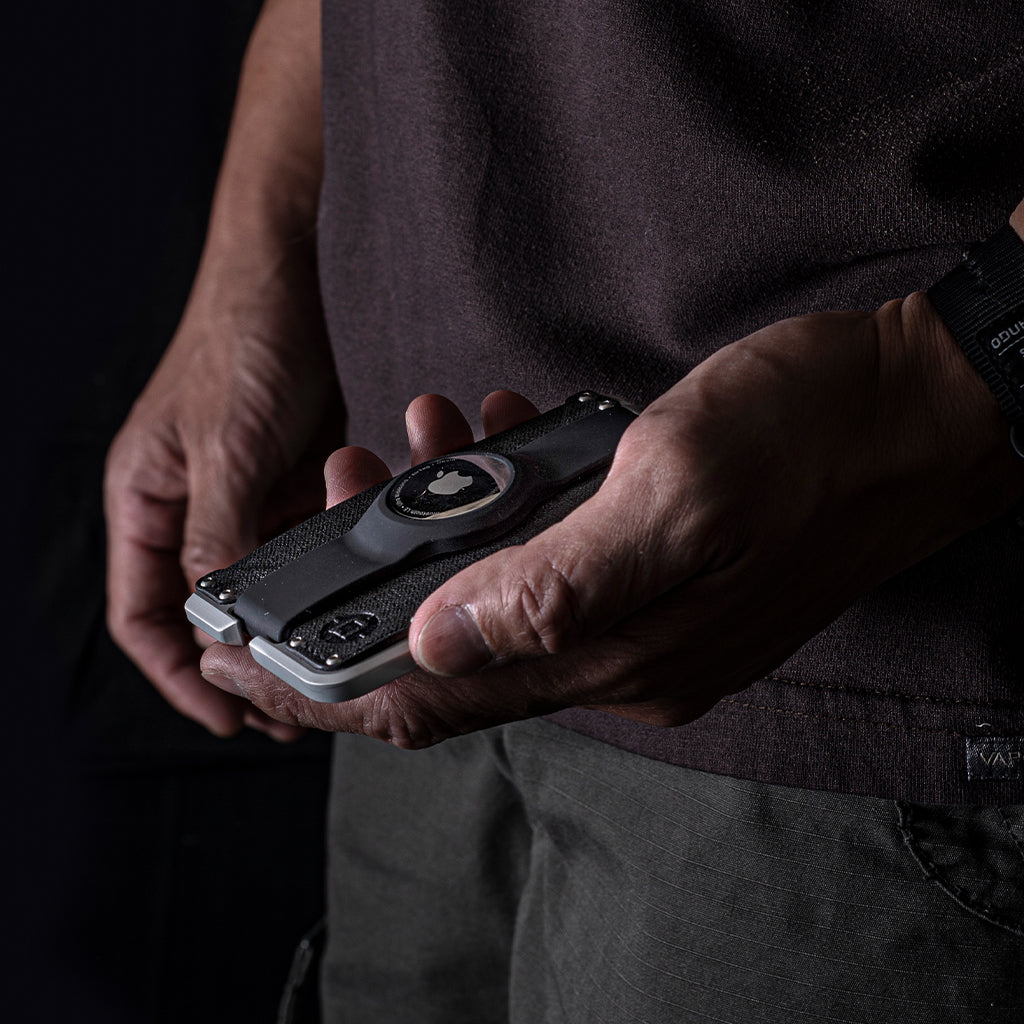 D01 AirTag Wallet