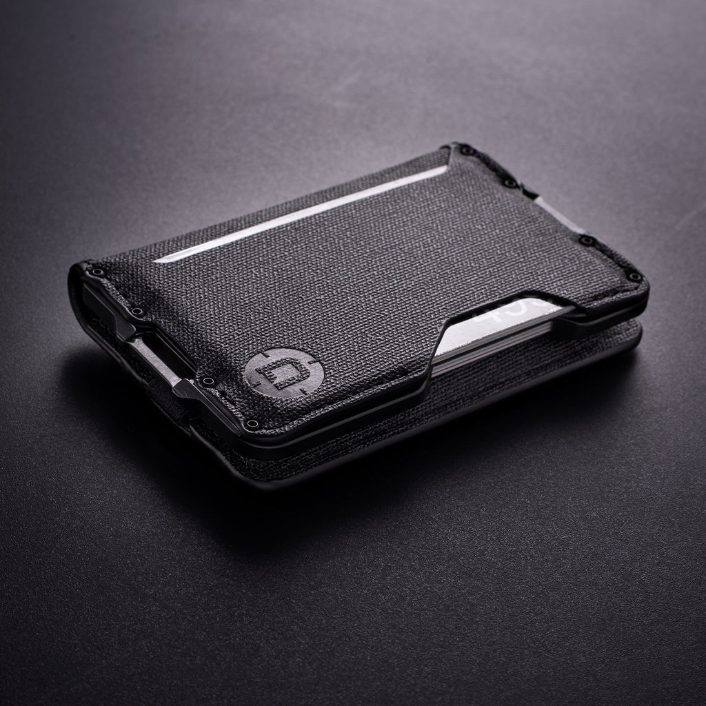 D03 Dapper™ Bifold Wallet