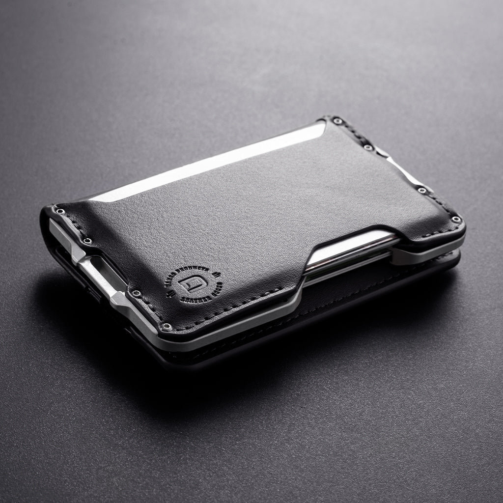 D03 Dapper™ Bifold Wallet