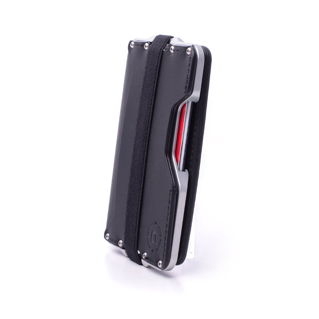 D03 Dapper™ Bifold Wallet